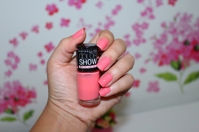 Linha Bleached Neons color show Maybelline no esmalte da semana