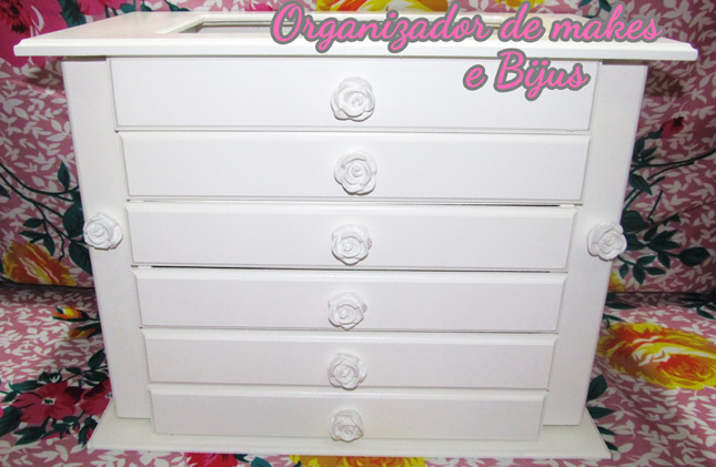 Organizador de Makes e bijus em MDF