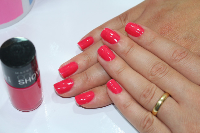 Pink Bikini Color Show Maybelline no esmalte da semana