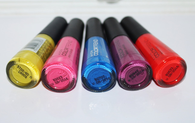 Esmaltes entre nessa onda Color Trend avon