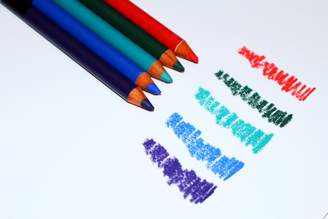 Maybelline Color Show Liner/ lápis e delianeador