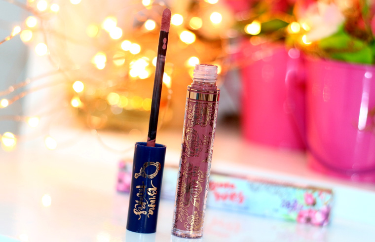 Victória Bruna Tavares: batom líquido mate